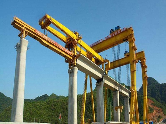 Lançador de alta velocidade Crane For Bridge Construction da viga da estrada de ferro 1000T
