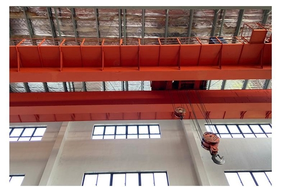 Guindaste de ponte fácil de operar Guindaste aéreo de travas duplas com capacidade de 5 a 100 toneladas e grau de funcionamento A5-A7