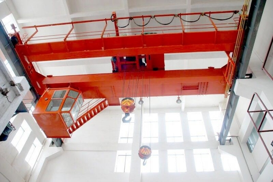 Guindaste suspensa de ponte de duas vigas de alta eficiência durável com capacidade de 5-100 toneladas com elevadores